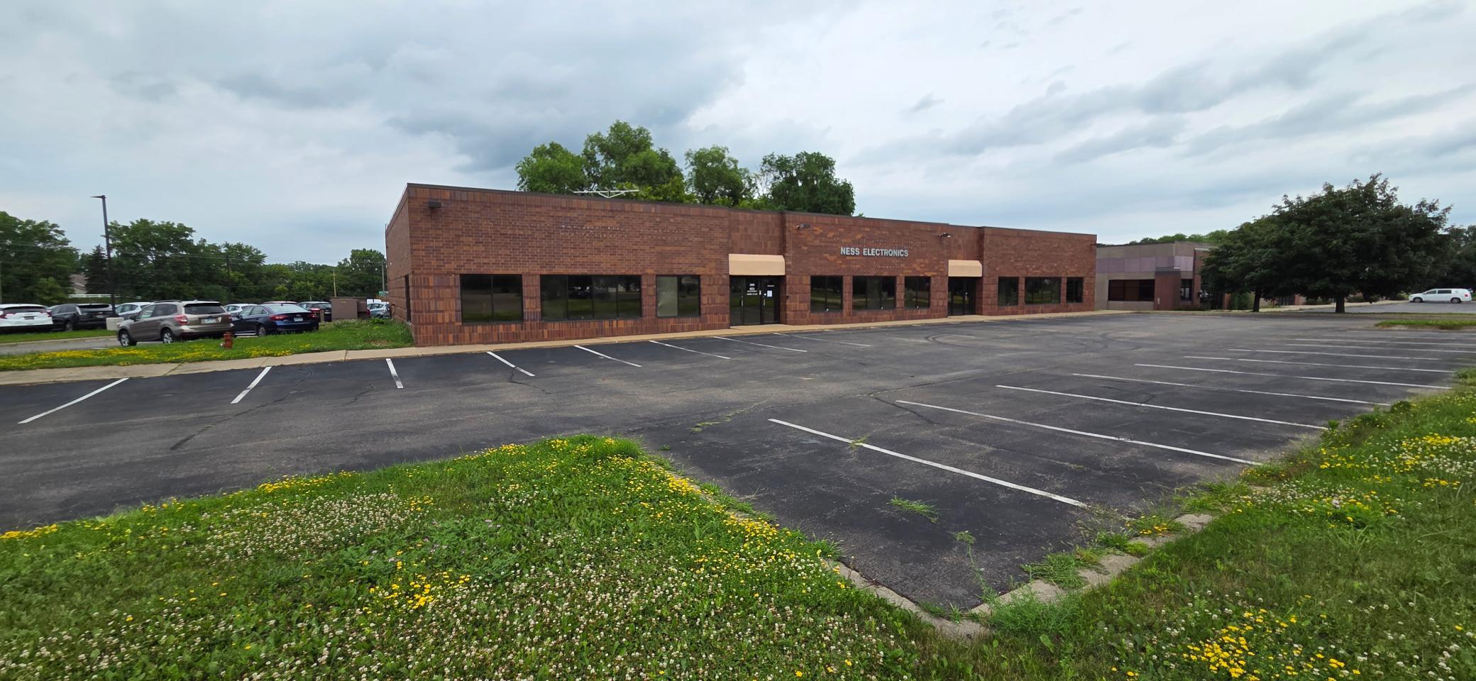 39 -car parking paved lot