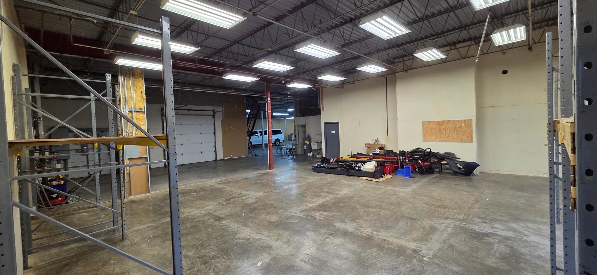 Garage/ warehouse