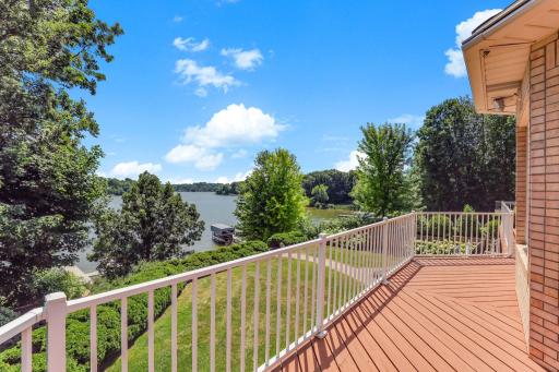 8148 Ithaca Lane N, Maple Grove, MN 55311