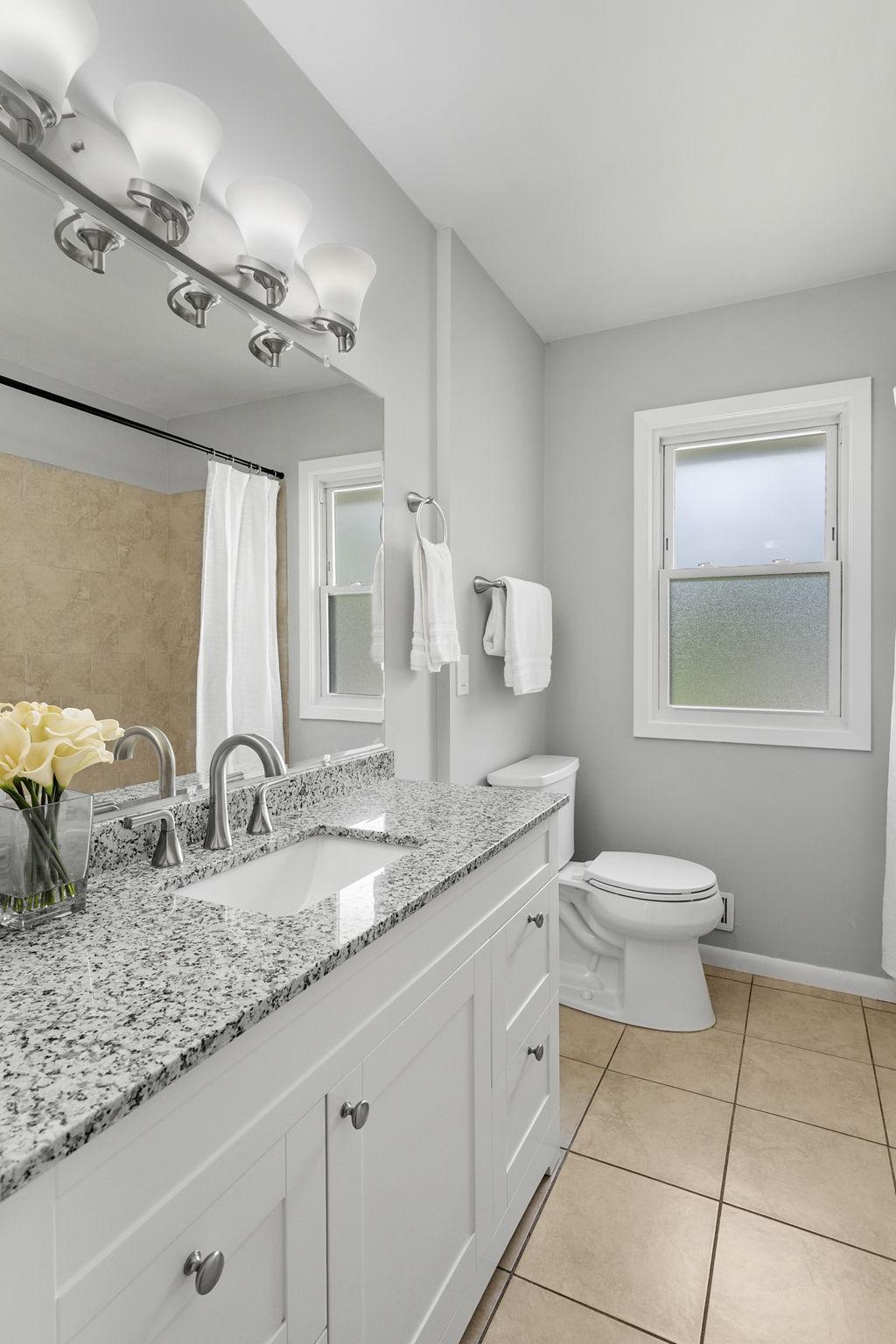 21-web-or-mls-5132 Vincent Ave-21.jpg