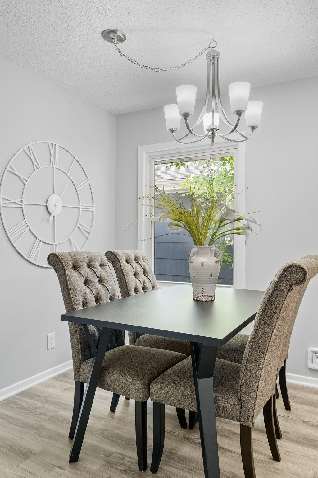 15-web-or-mls-5132 Vincent Ave-15.jpg