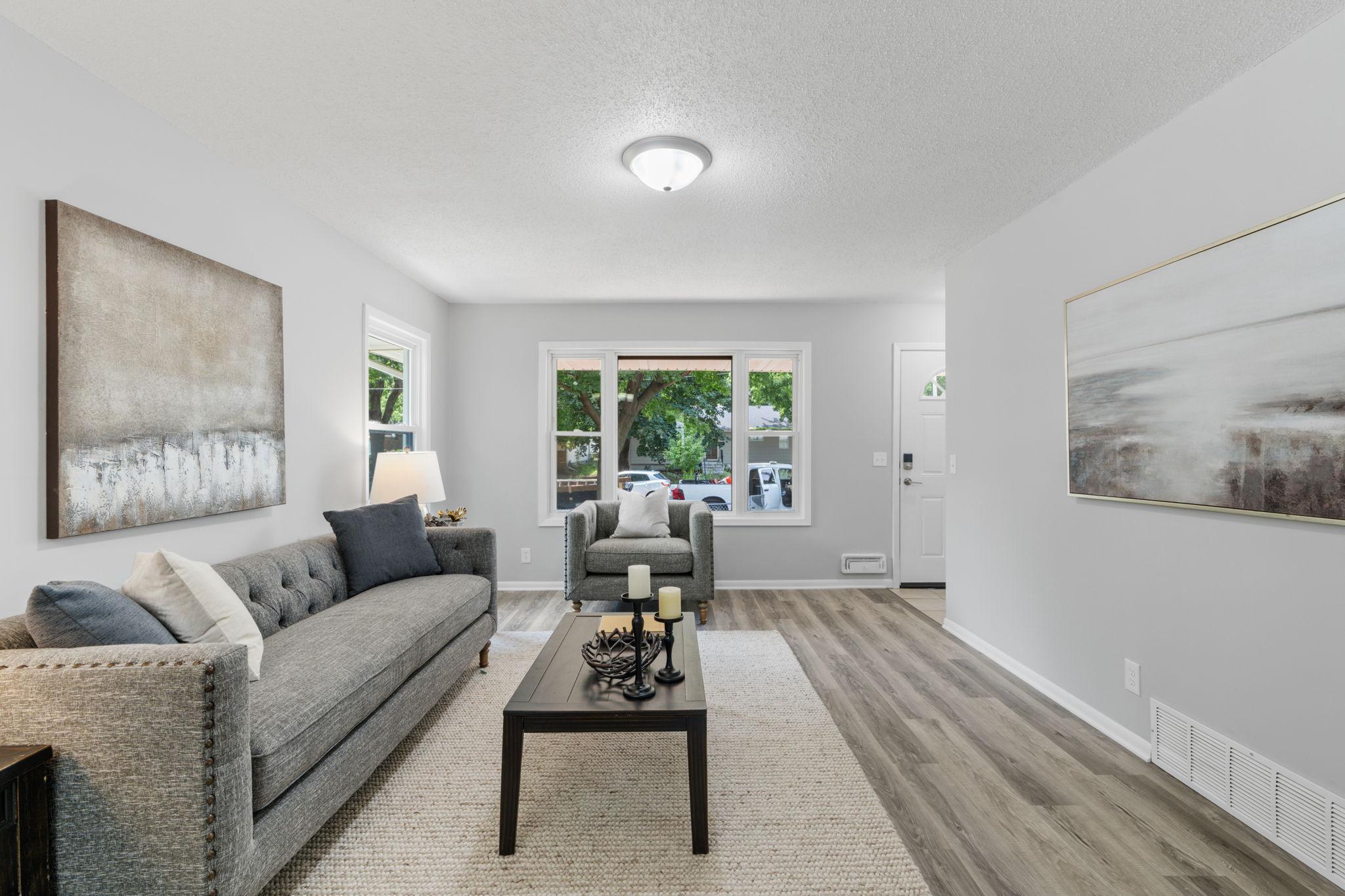 13-web-or-mls-5132 Vincent Ave-13.jpg