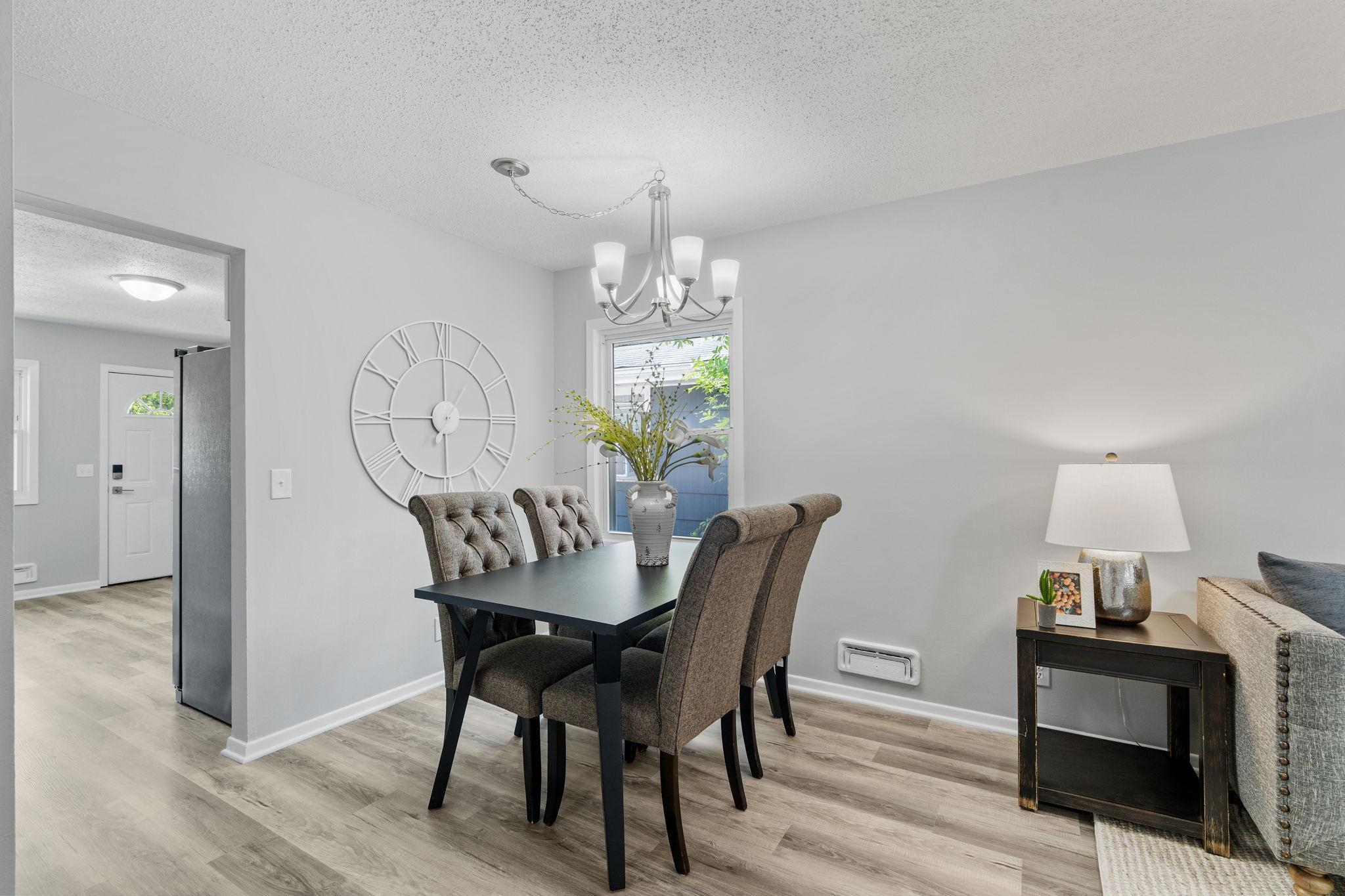 14-web-or-mls-5132 Vincent Ave-14.jpg
