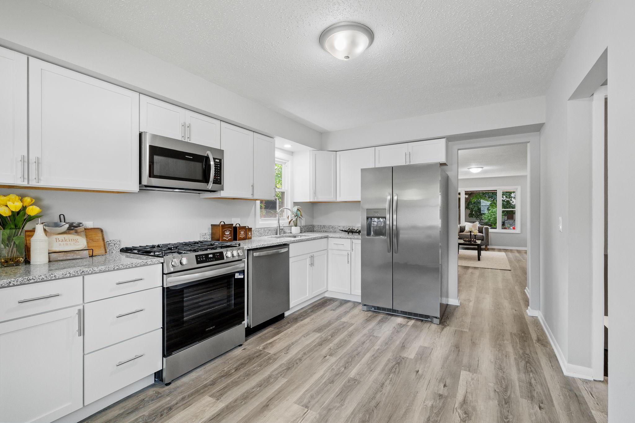19-web-or-mls-5132 Vincent Ave-19.jpg