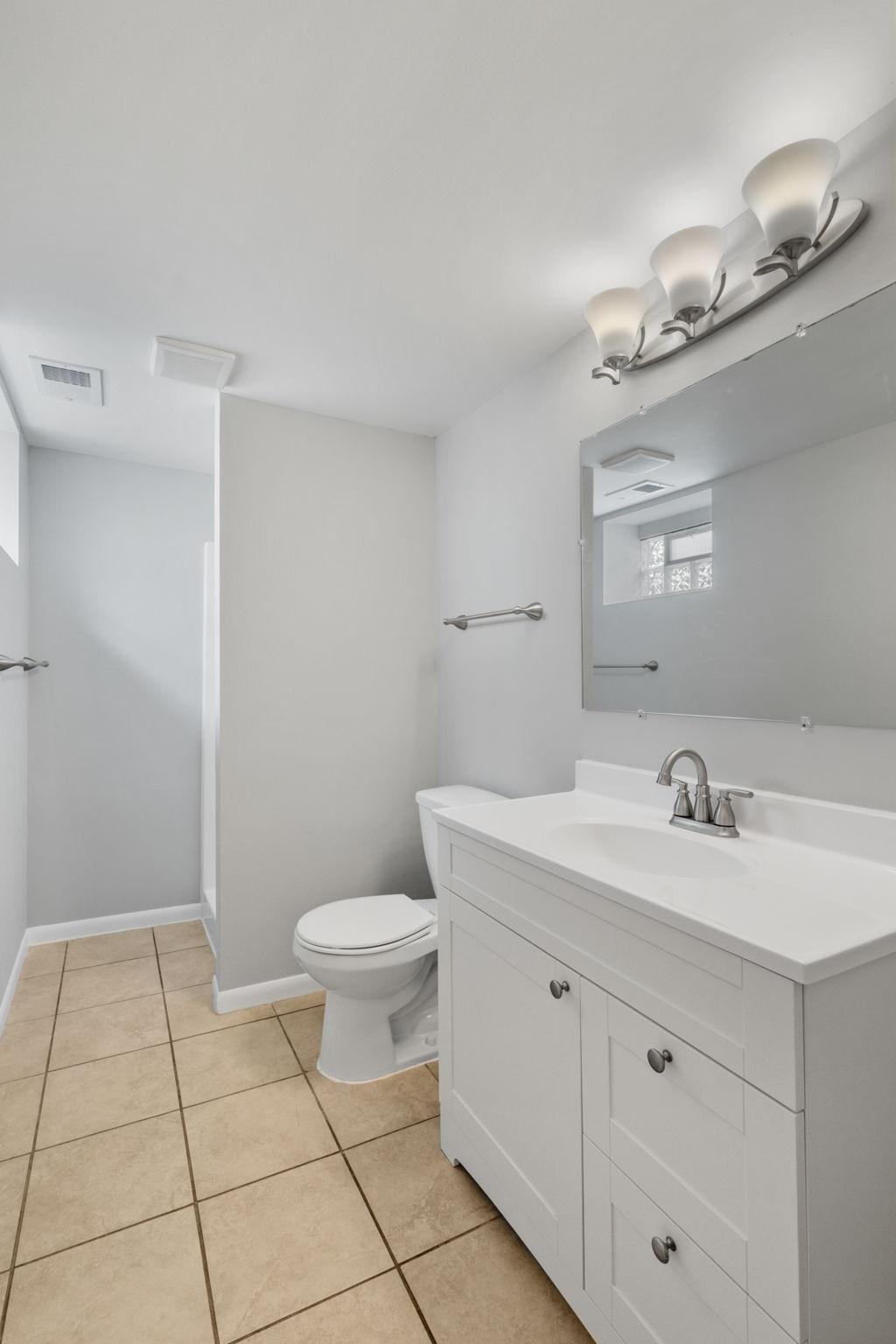 40-web-or-mls-5132 Vincent Ave-40.jpg