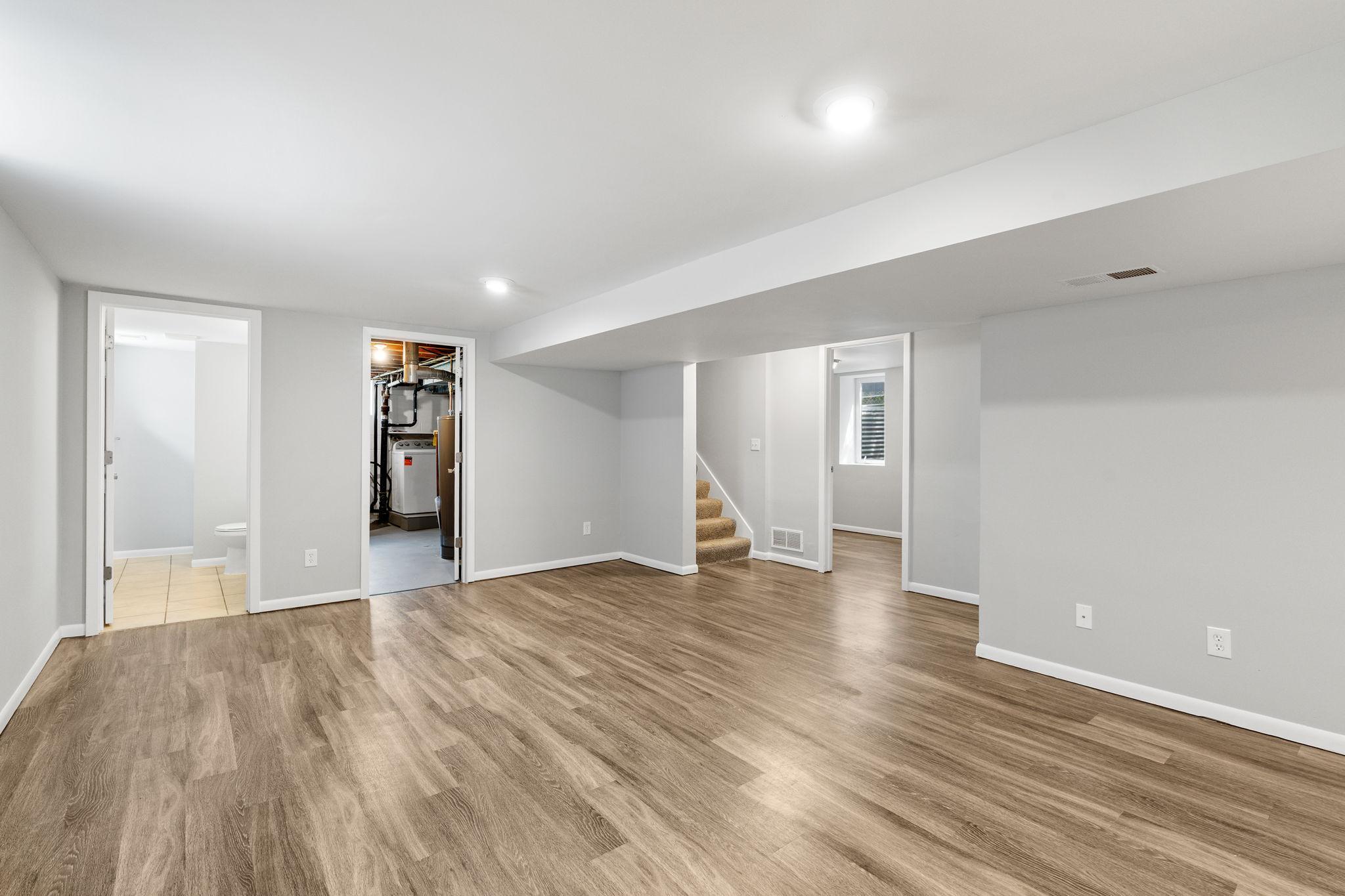 36-web-or-mls-5132 Vincent Ave-36.jpg