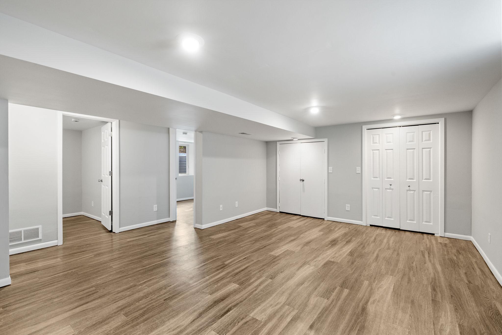 37-web-or-mls-5132 Vincent Ave-37.jpg