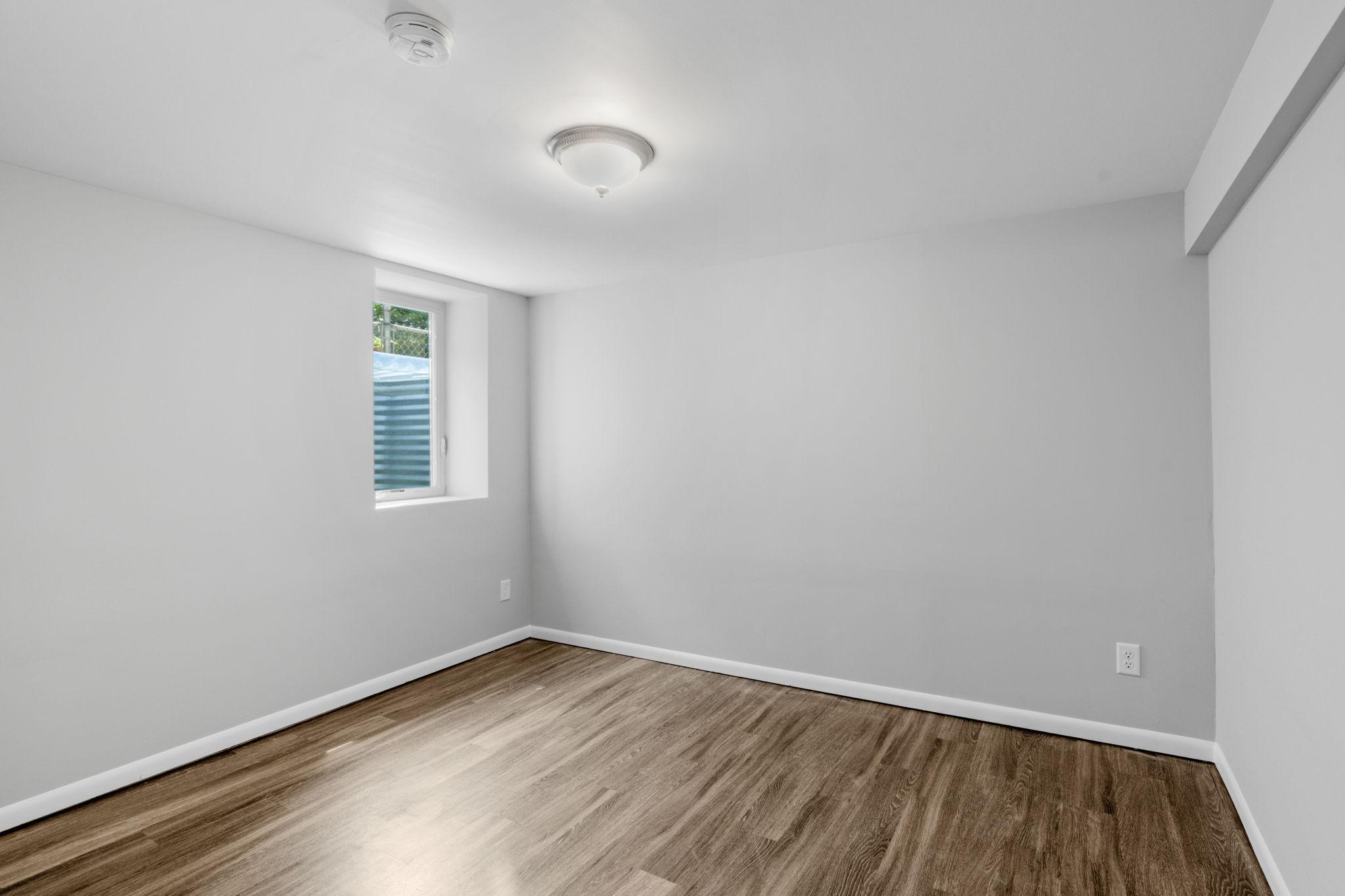 34-web-or-mls-5132 Vincent Ave-34.jpg