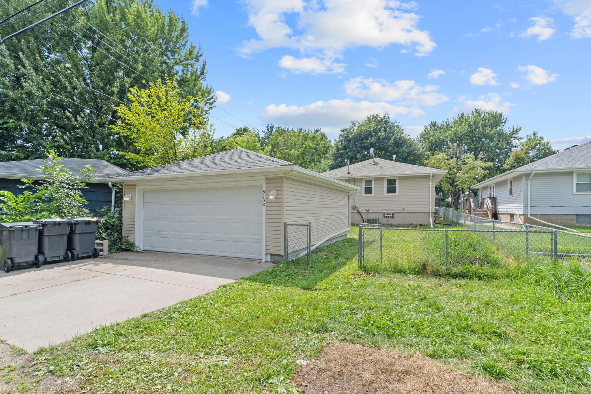 8-web-or-mls-5132 Vincent Ave-8.jpg