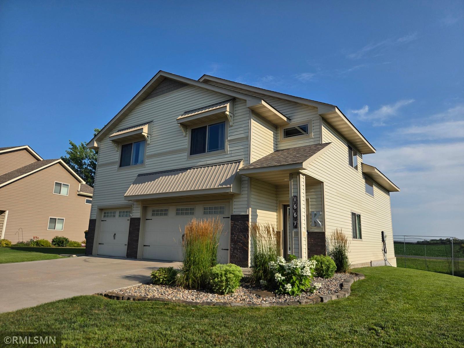 Welcome to 1667 Hidden Trail, Mayer!