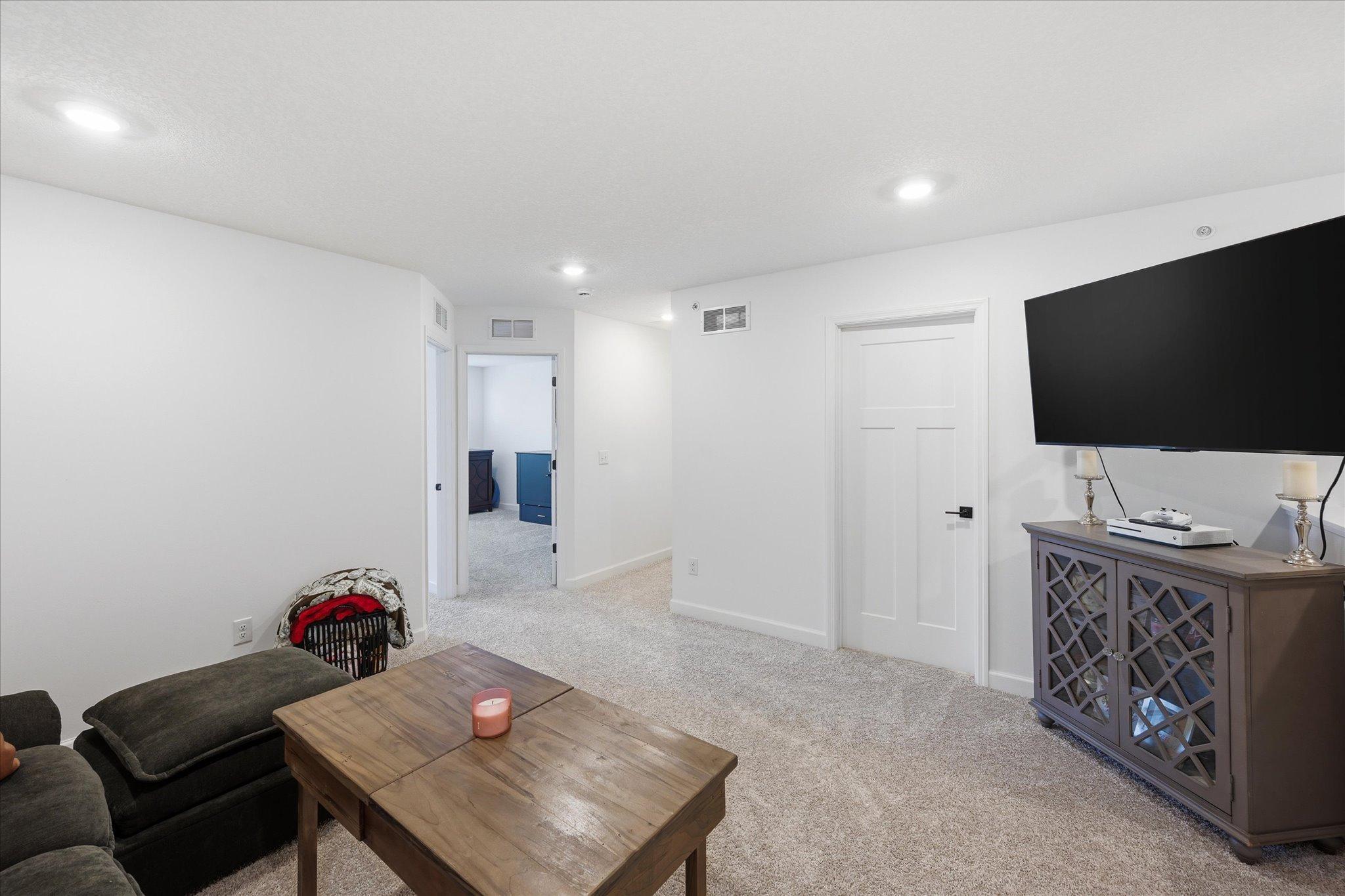 Loft space in addition to 3 bedrooms up