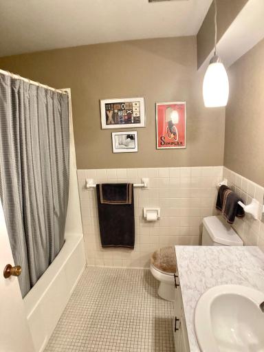 ceramic tiled full bathroom.jpg