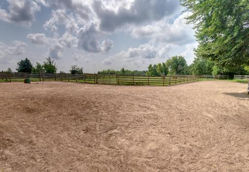 Dry lot adjacent to barn and loafing area