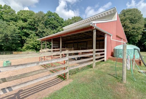 Water hydrant. 4 season JUG stock waterer