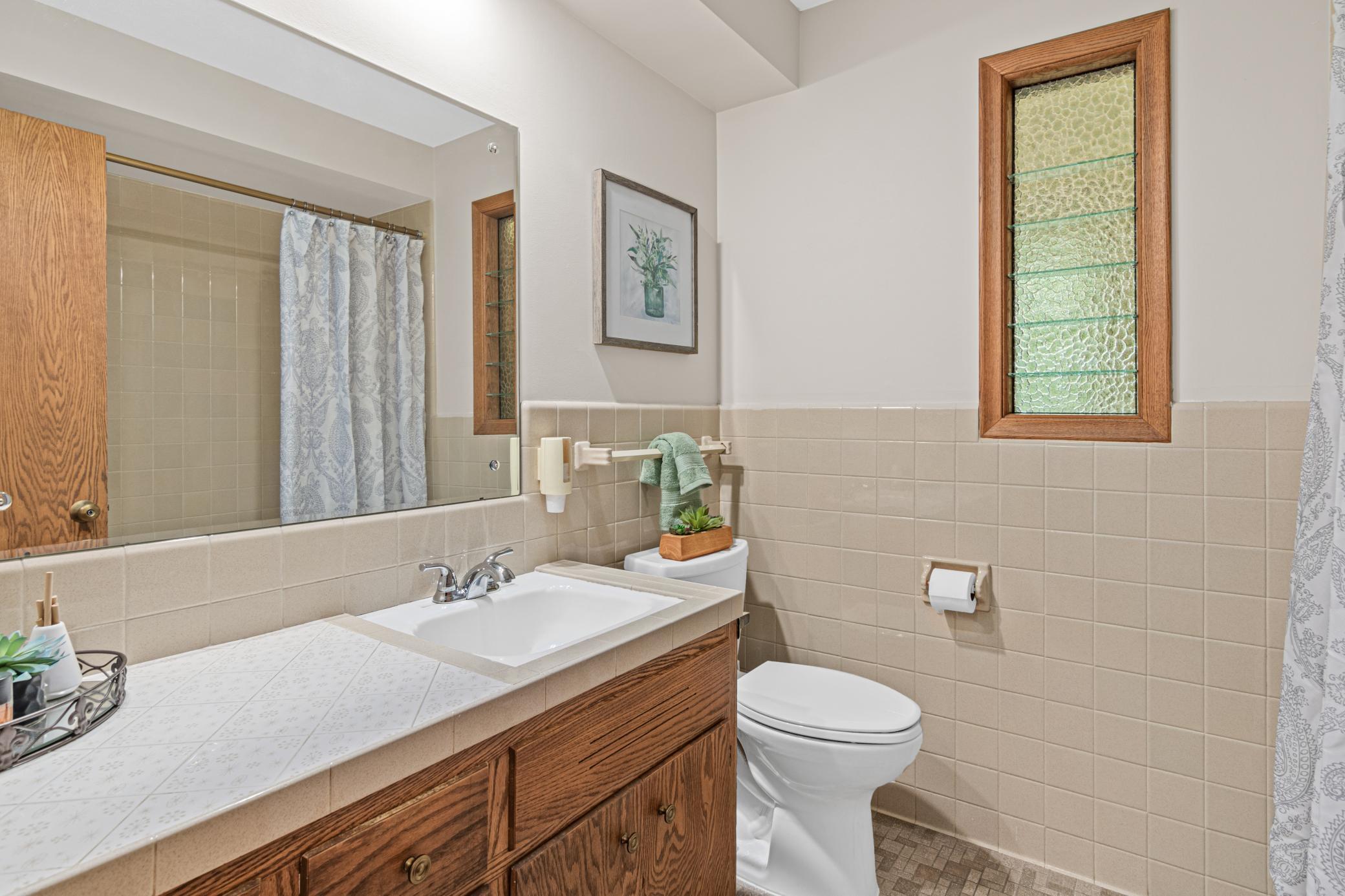 Main Floor Full Bath