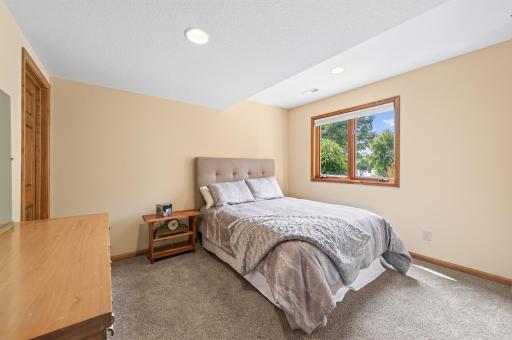 8945 Dallas Lane N, Maple Grove, MN 55369