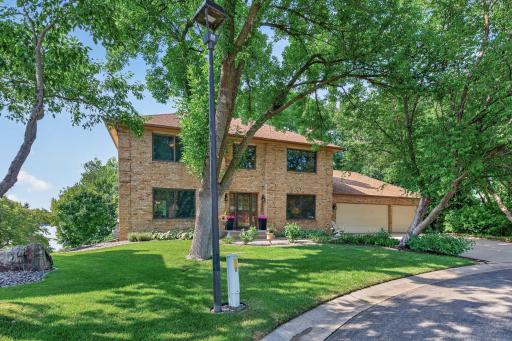 8945 Dallas Lane N, Maple Grove, MN 55369