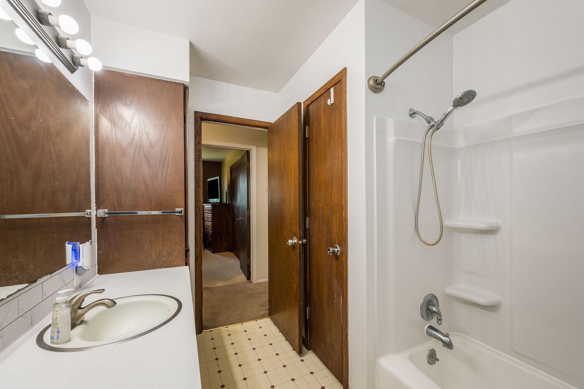 23265 445th Ave Delavan MN-38.jpg