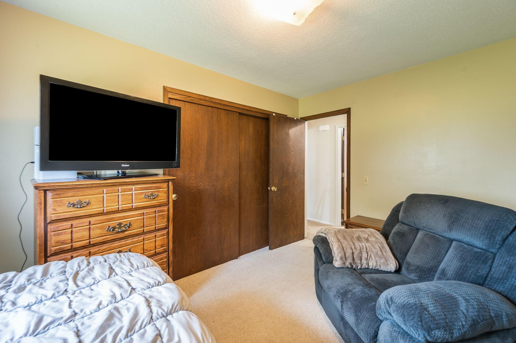 23265 445th Ave Delavan MN-40.jpg