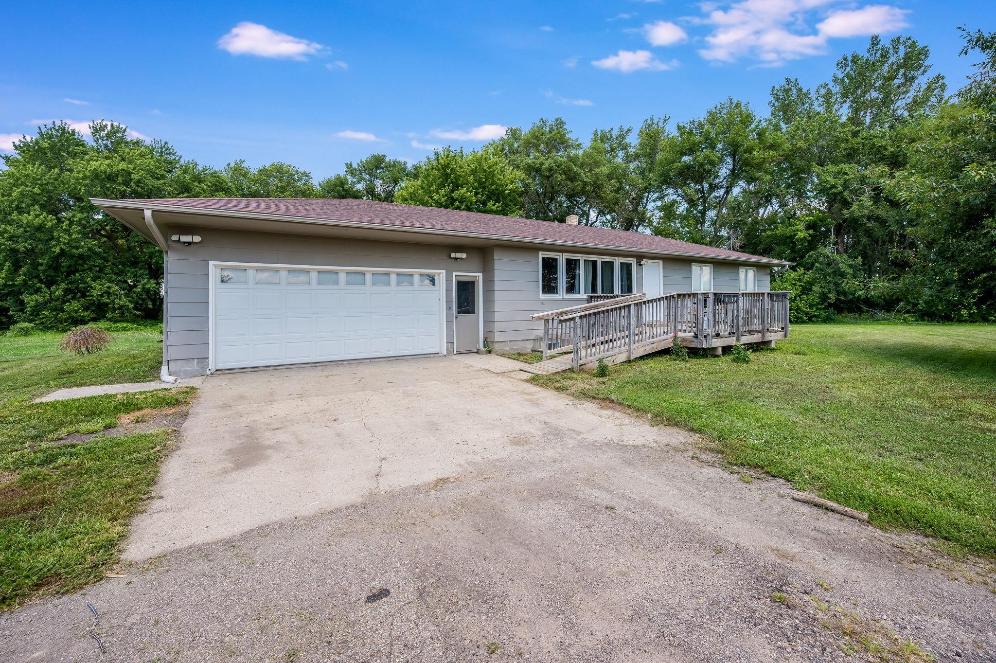 23265 445th Ave Delavan MN-06.jpg