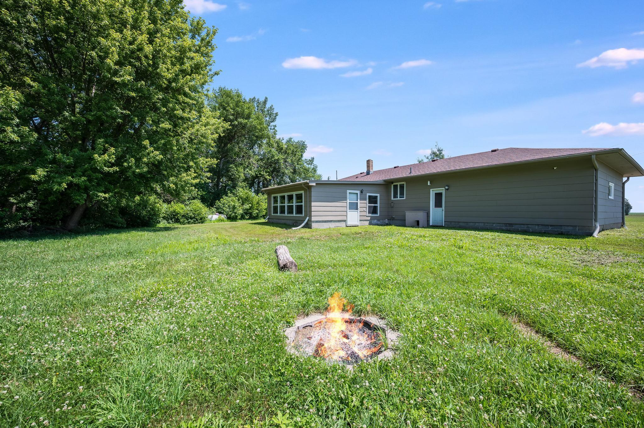 23265 445th Ave Delavan MN-14 (2).jpg