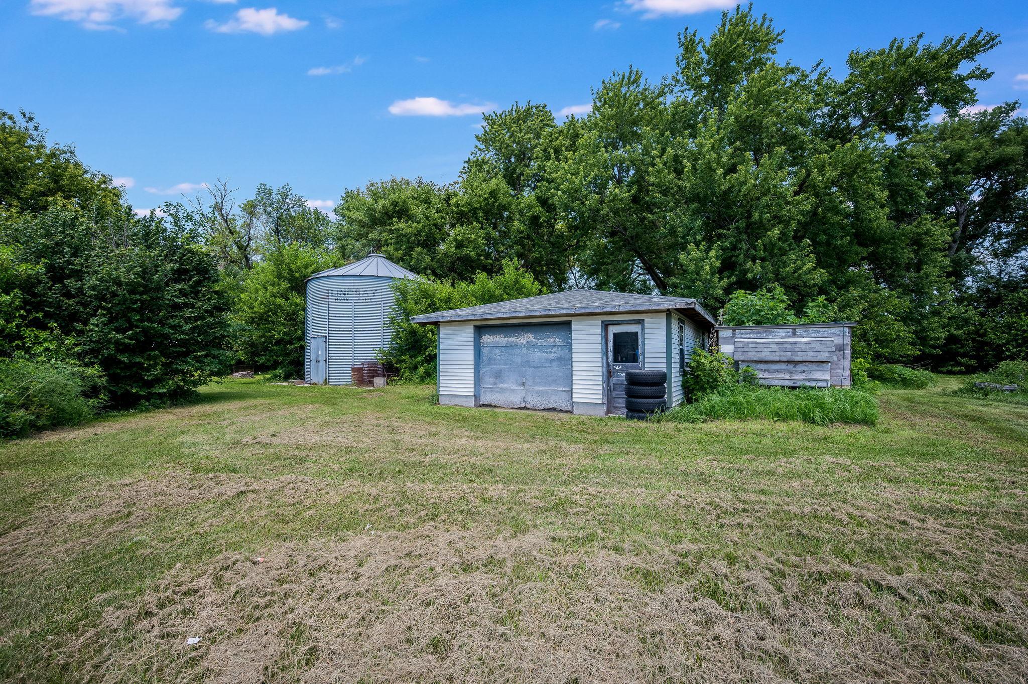 23265 445th Ave Delavan MN-11.jpg