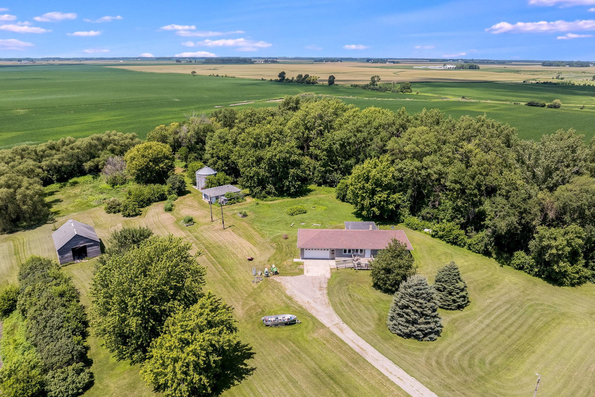 23265 445th Ave Delavan MN-03.jpg