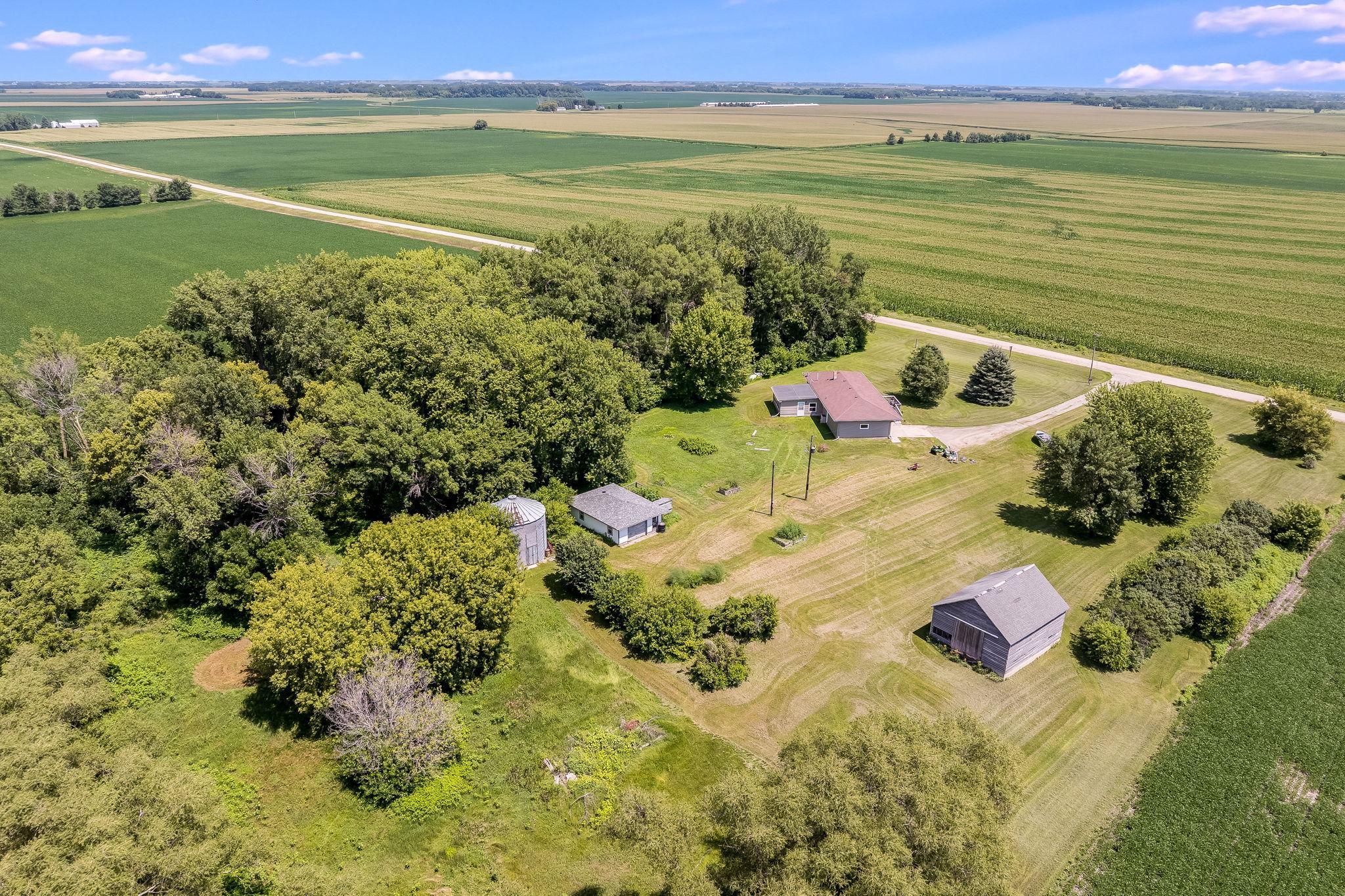 23265 445th Ave Delavan MN-17.jpg