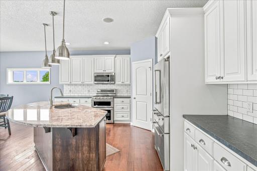 Kitchen4.jpg