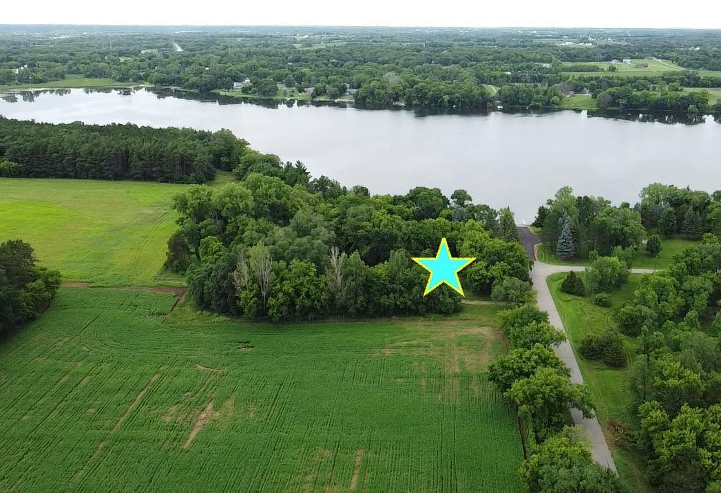 Walkout lot, wooded, a few hundred feet from Crawford Park/Lake Access-launch