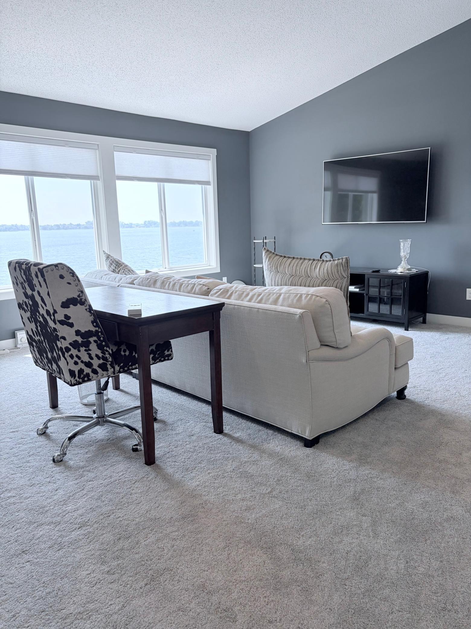UL great room suite with stunning lake views