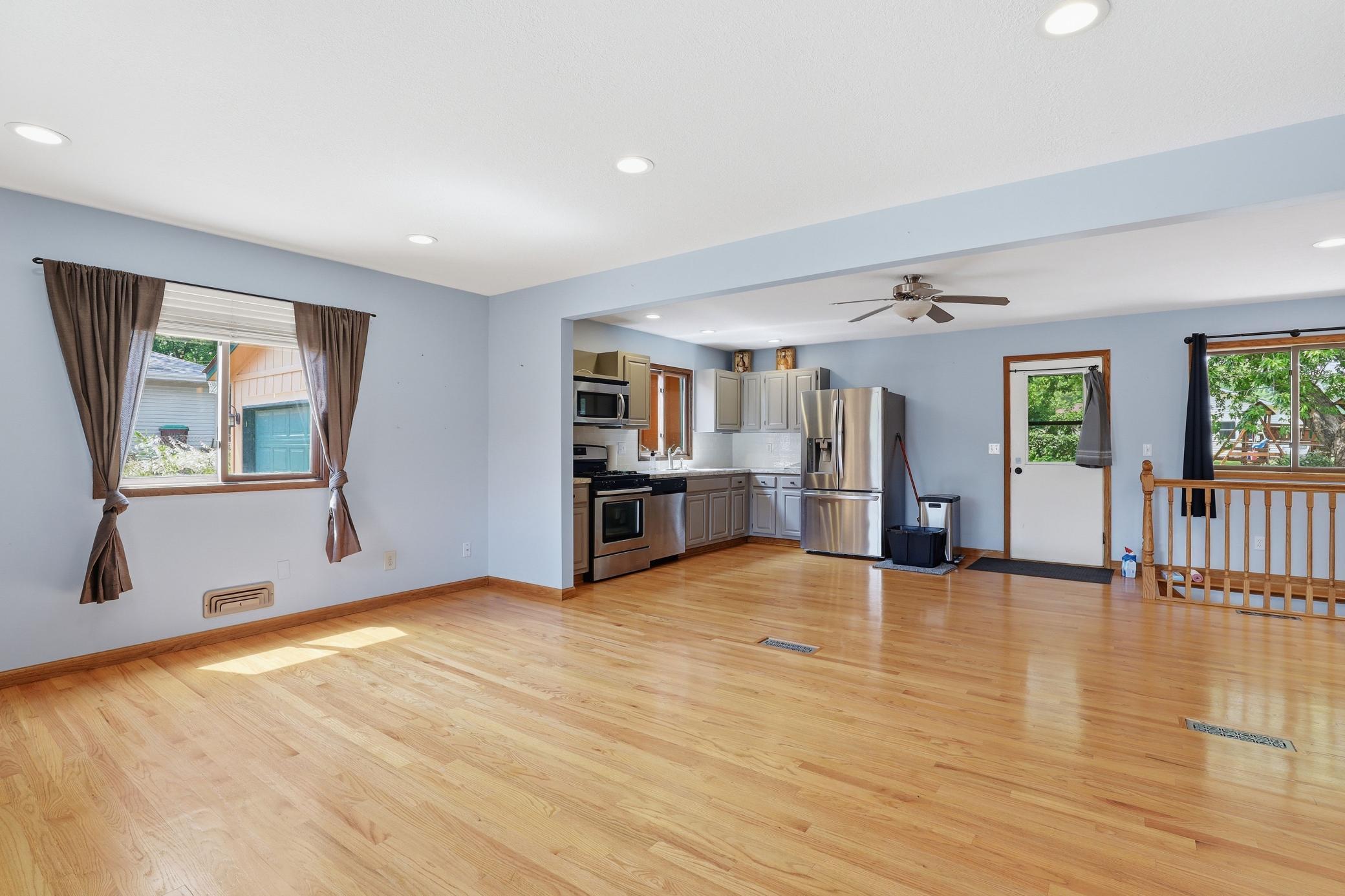 Open Floor Plan with OAK floors