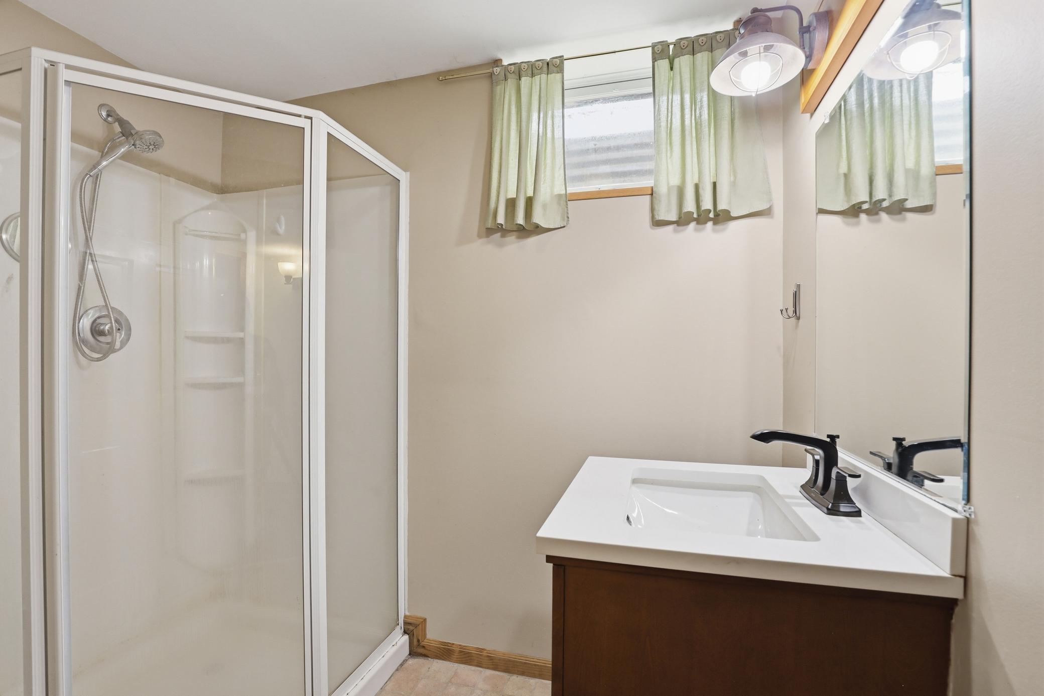 3/4 bath down