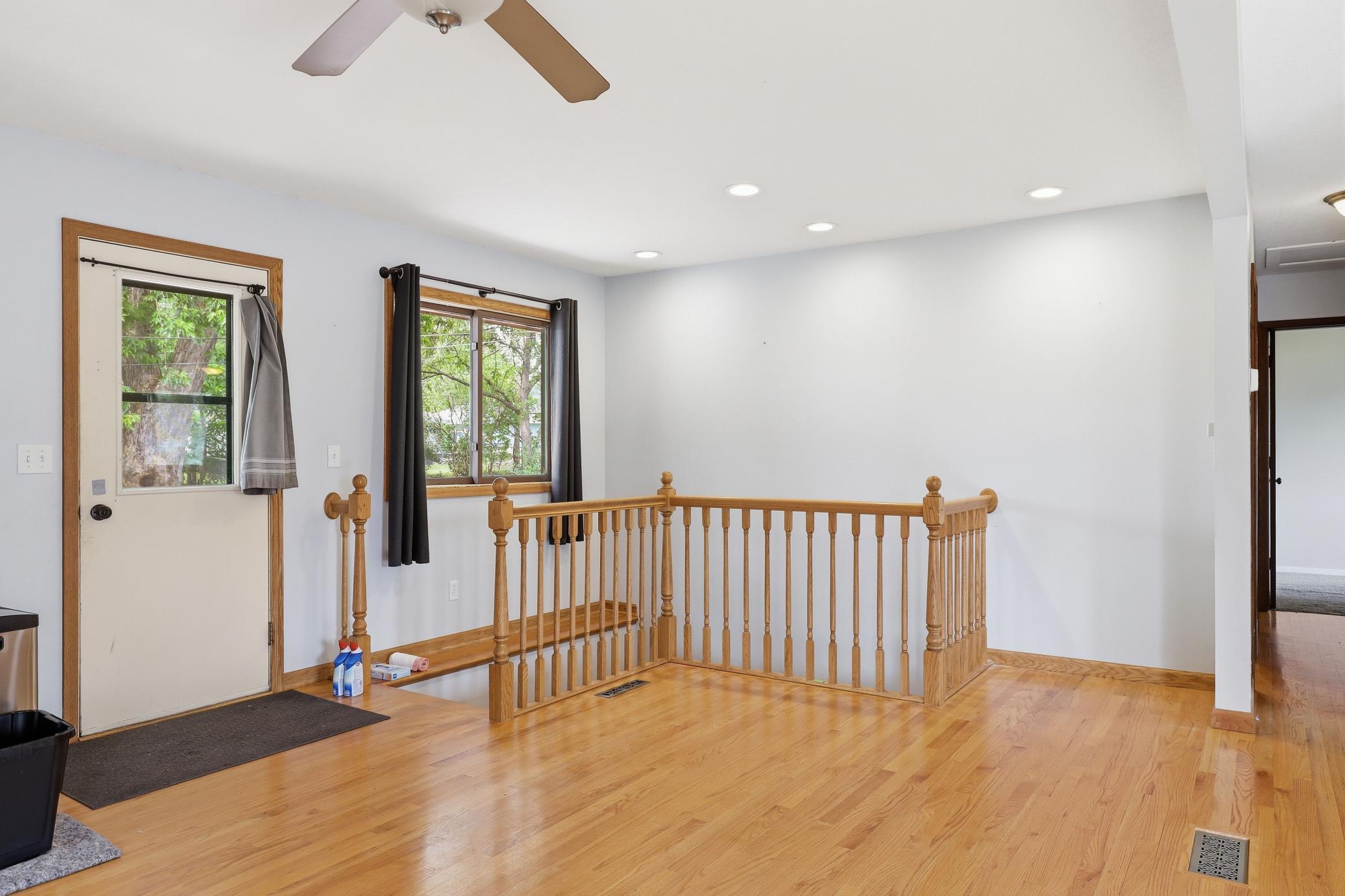 Solid stairs to basement