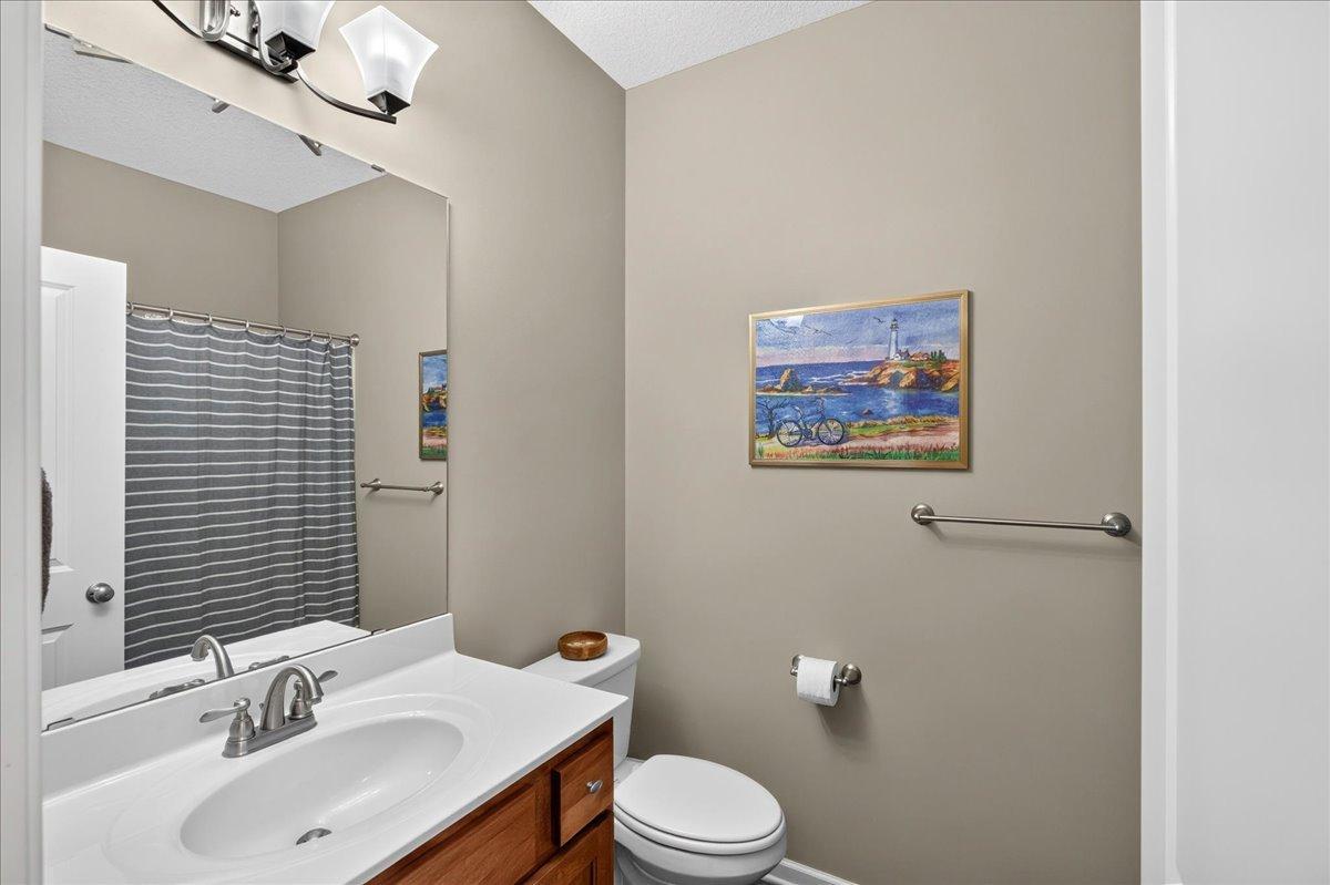 Full guest bathroom