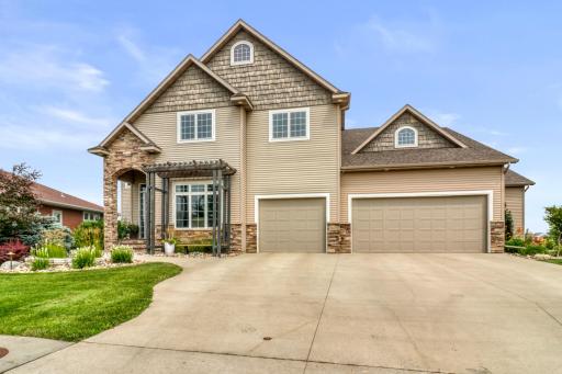 5827 Silverleaf