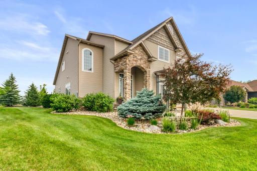 5827 Silverleaf