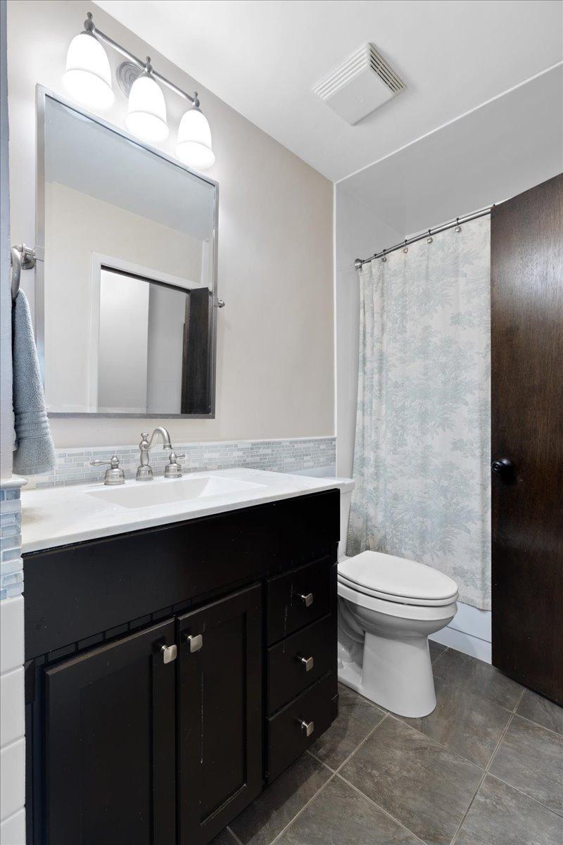 MAIN FLOOR BATHROOM