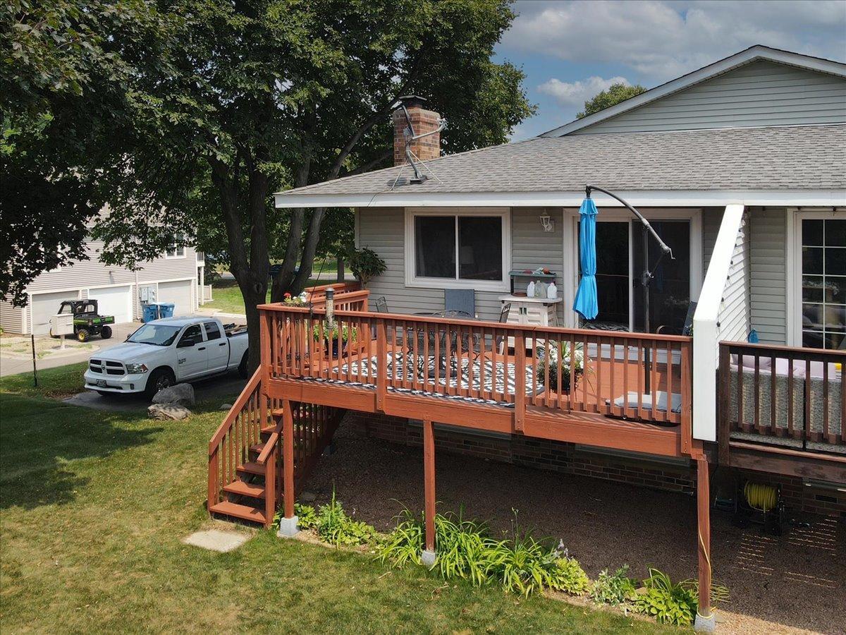DECK SPACIOUS