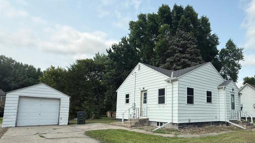 318 5th Avenue NE, Clara City, MN 56222
