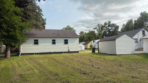 318 5th Avenue NE, Clara City, MN 56222