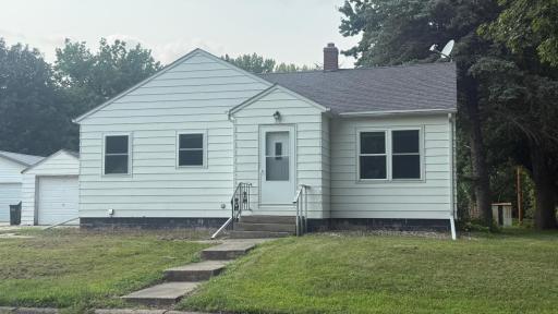318 5th Avenue NE, Clara City, MN 56222