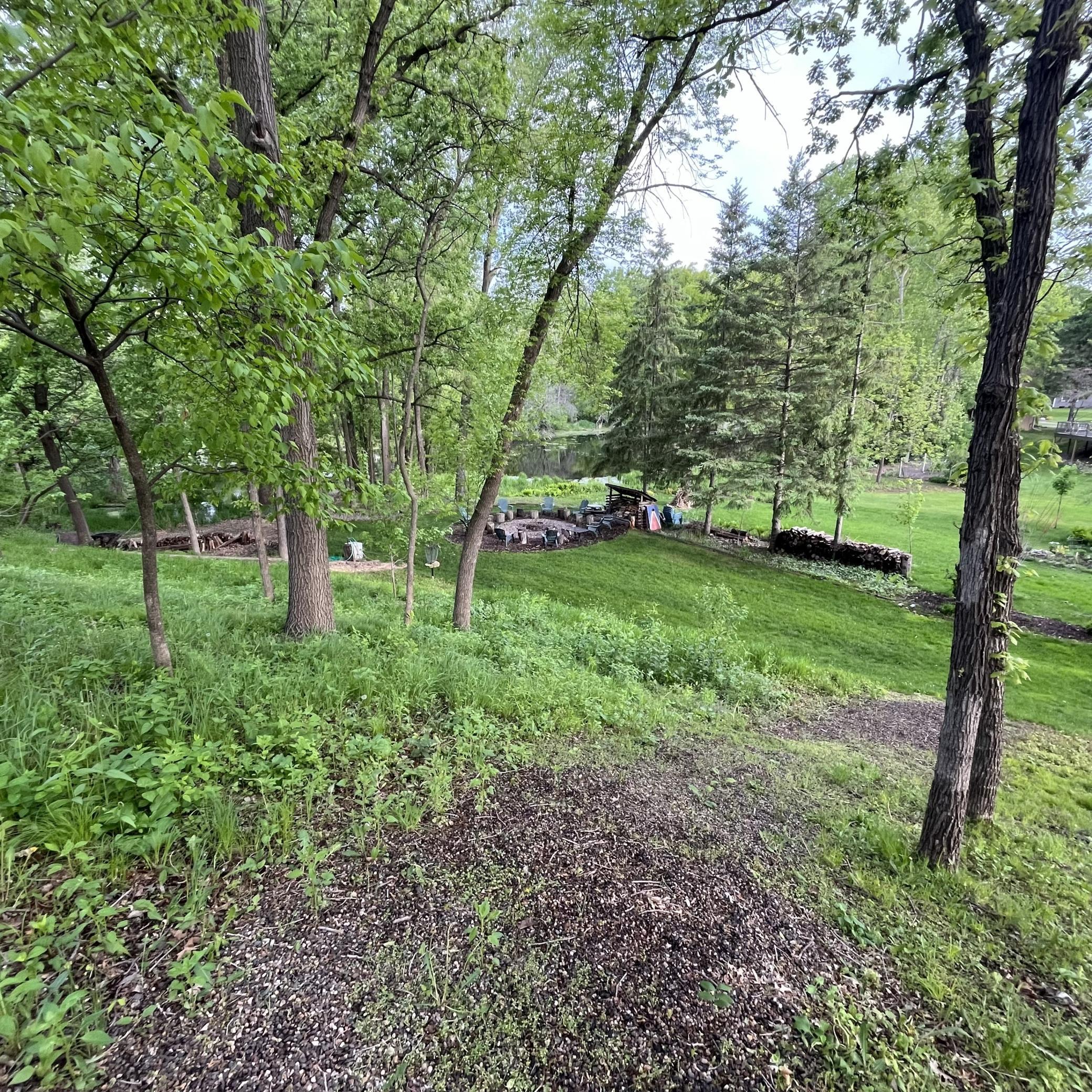 Yard to the lake.jpeg