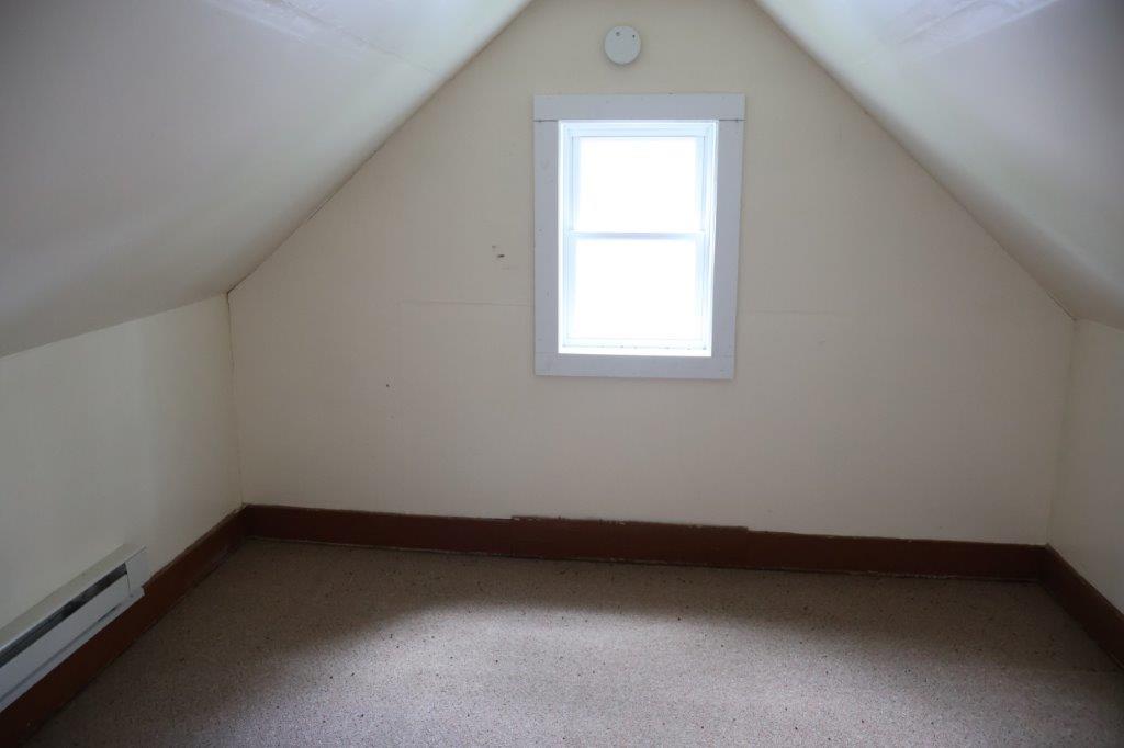 Bed 2.jpg