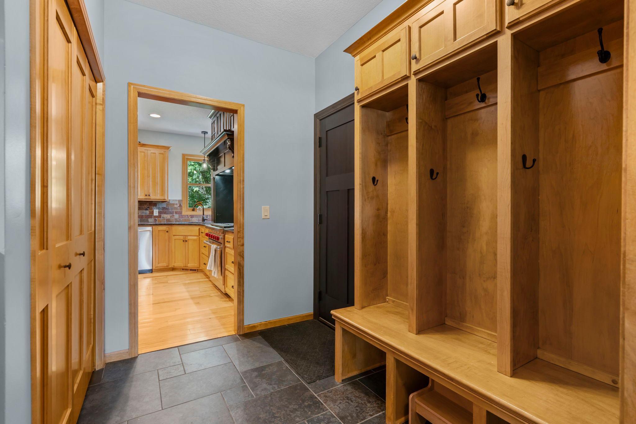 42-web-or-mls-5845 Bayberry Dr-228.jpg
