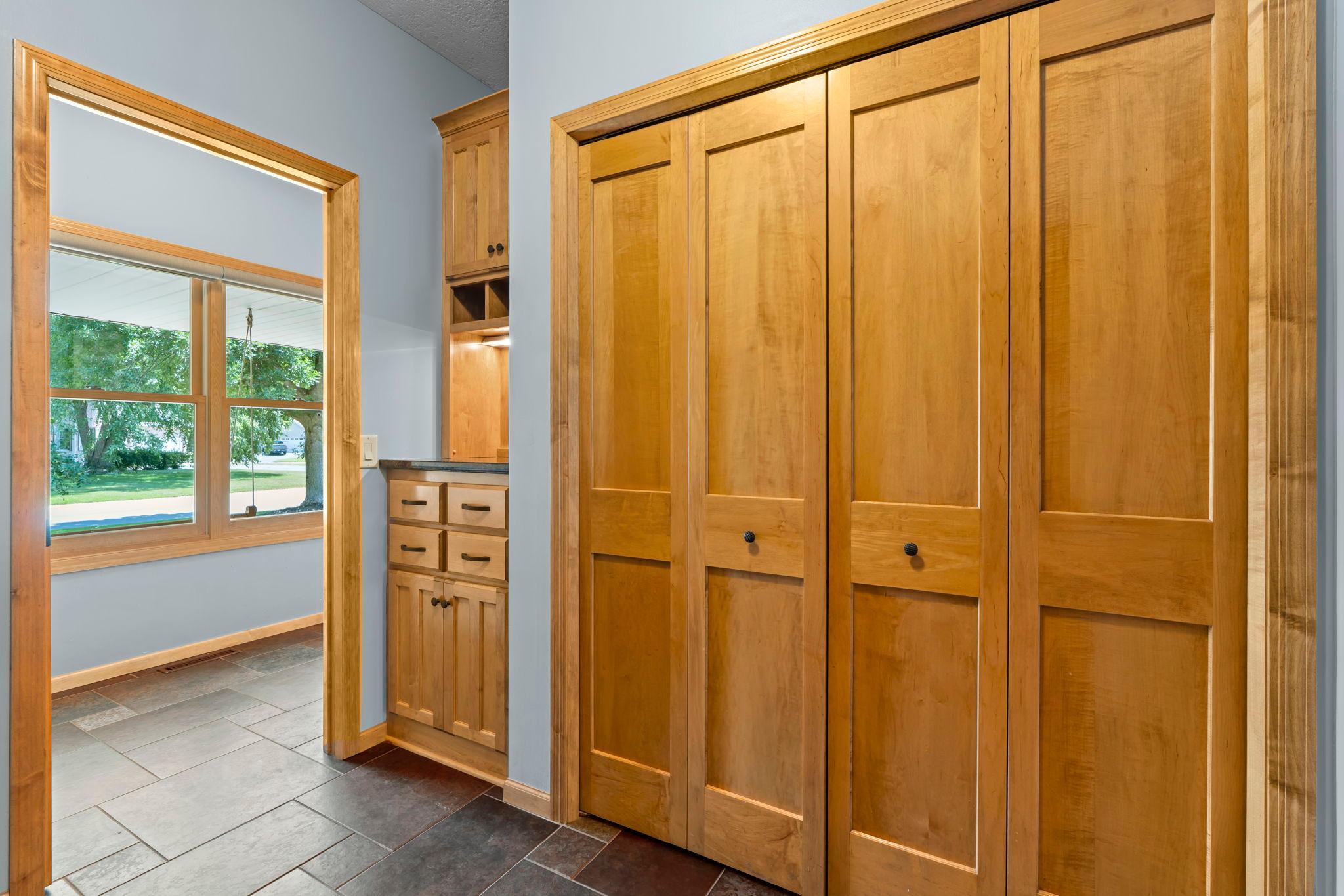 43-web-or-mls-5845 Bayberry Dr-233.jpg