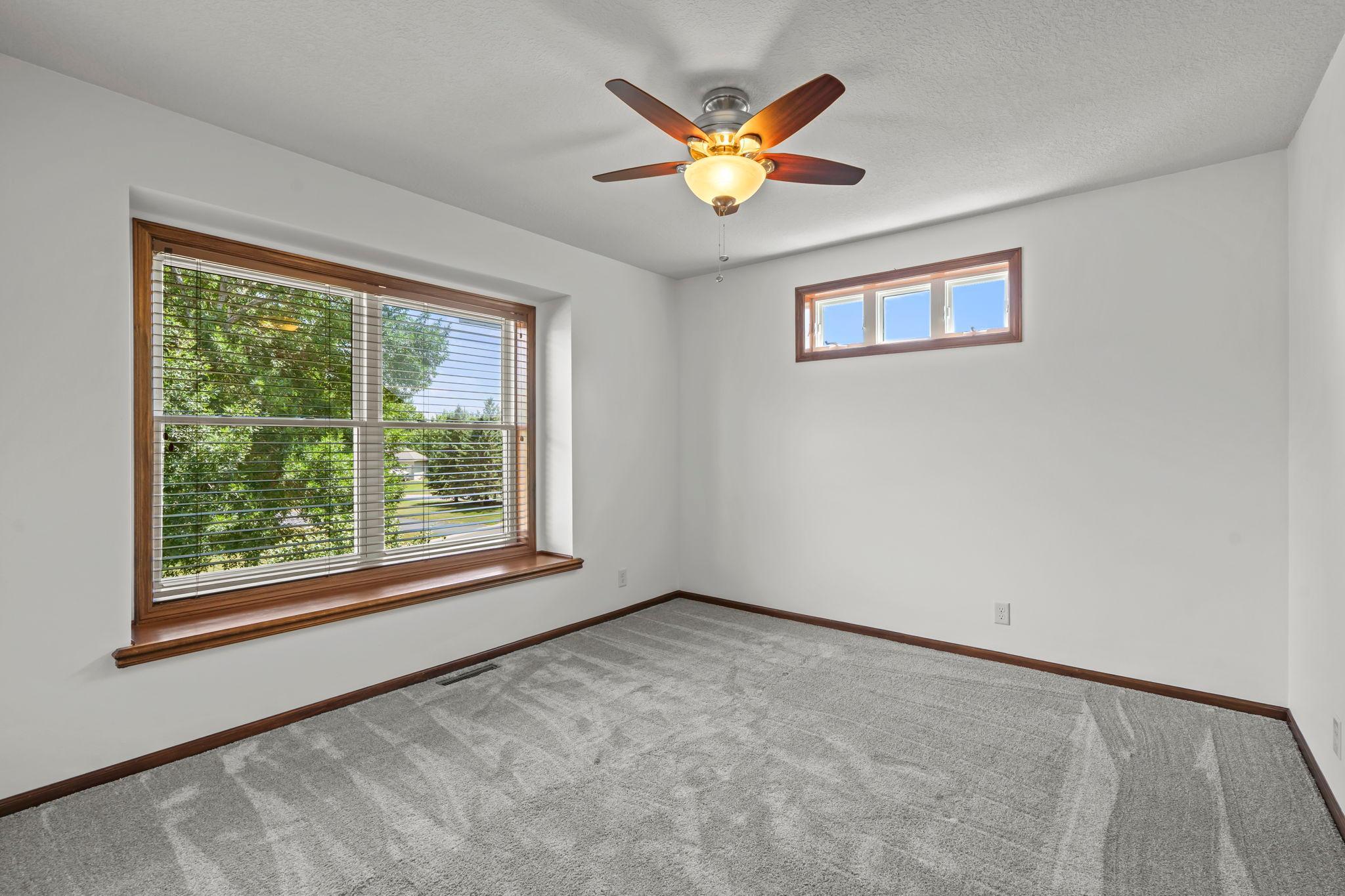 59-web-or-mls-5845 Bayberry Dr-463.jpg