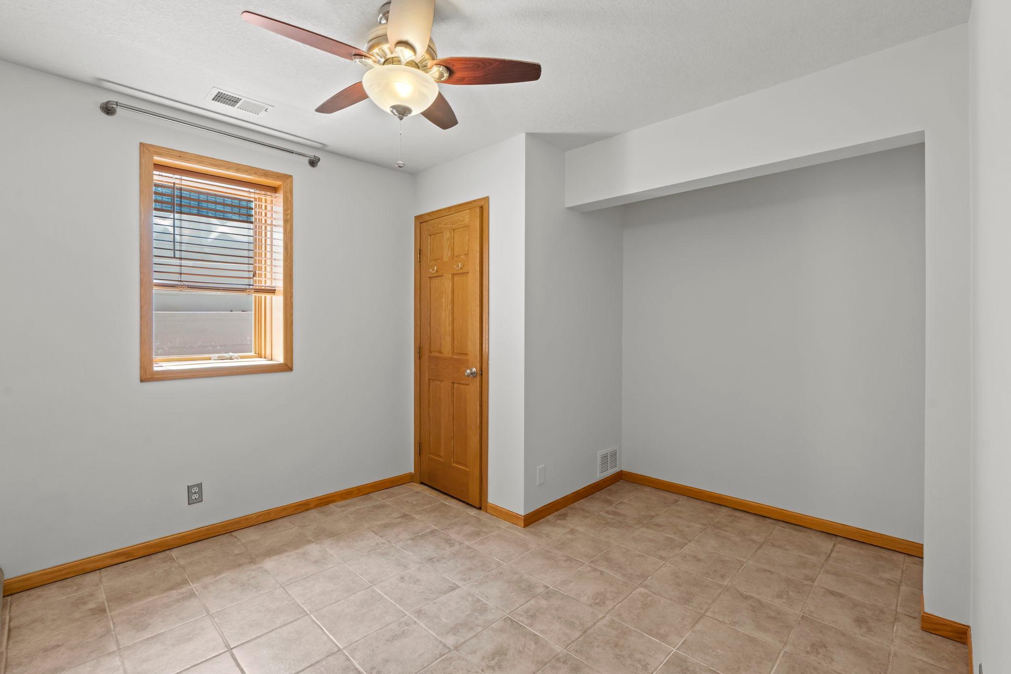 70-web-or-mls-5845 Bayberry Dr-373.jpg