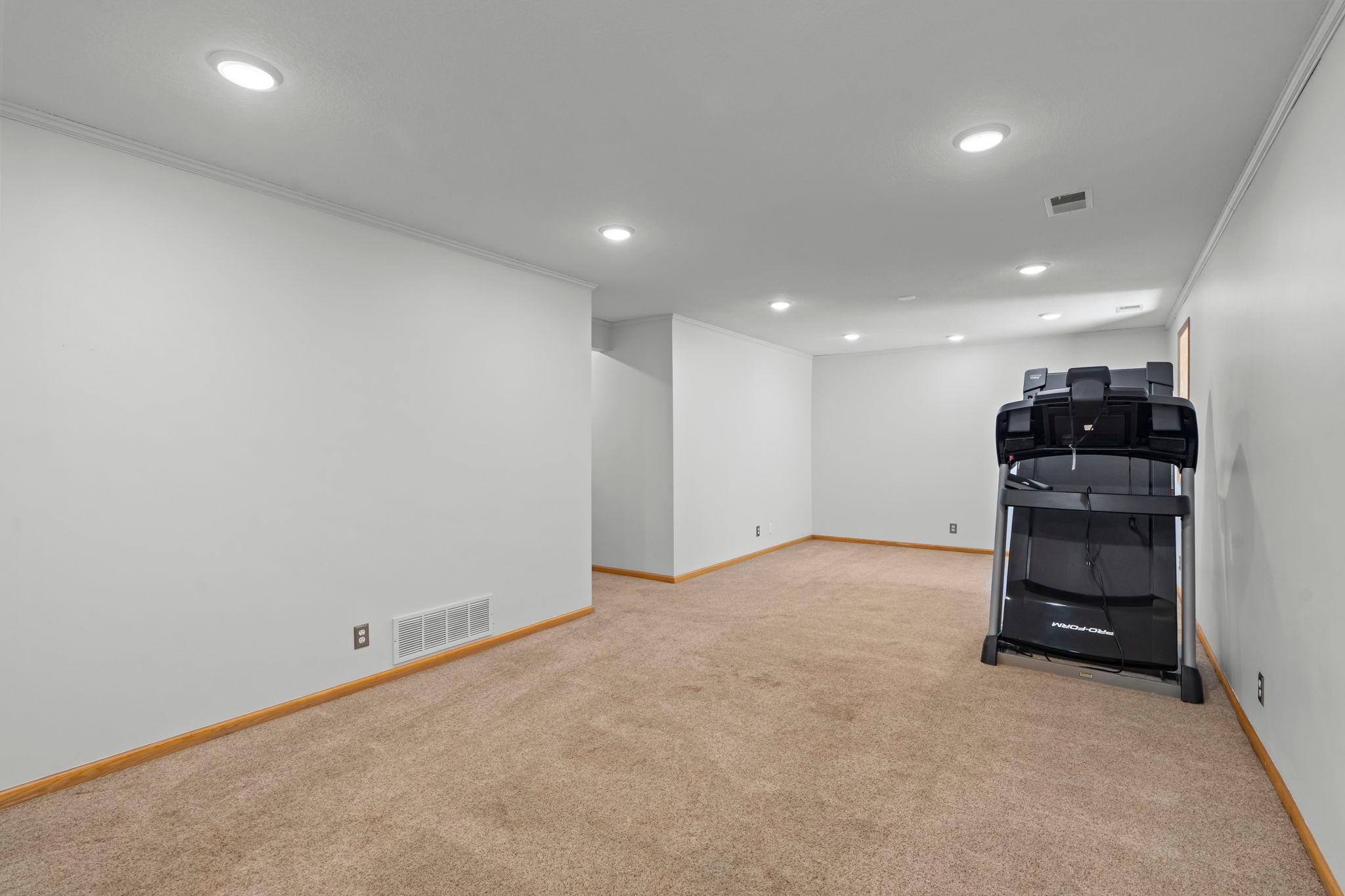 73-web-or-mls-5845 Bayberry Dr-388.jpg