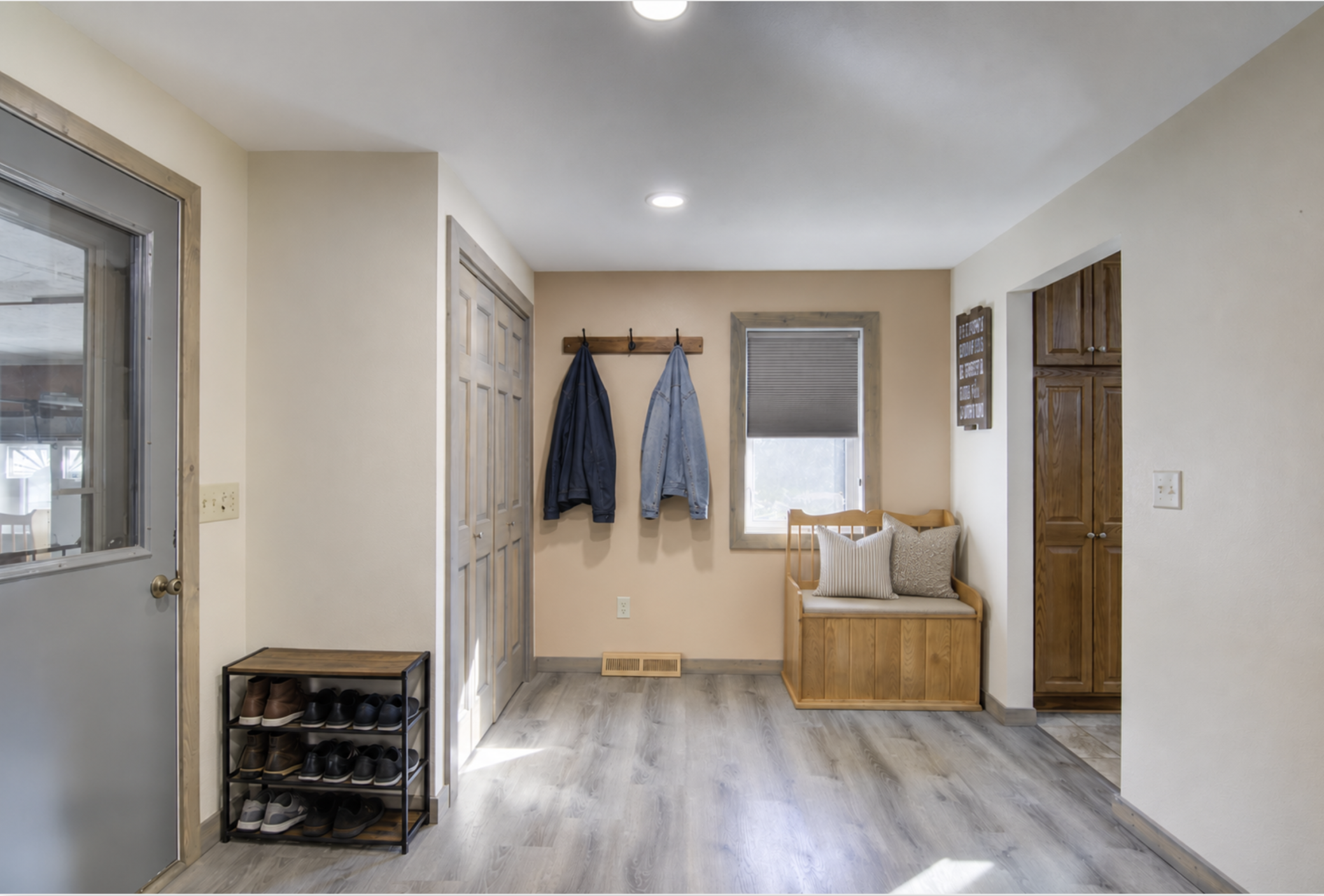 Mudroom/laundry